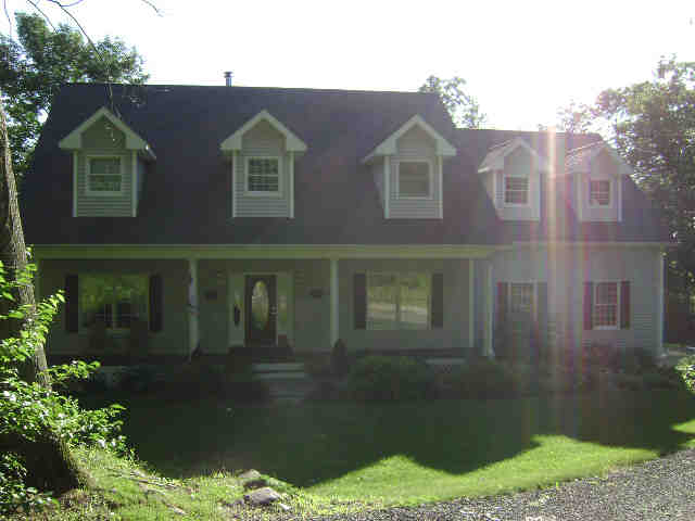 Building photograph for 142 AUNCIENT OAK RD